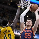 Isaiah Hartenstein (de face) et New York n'ont rien pu faire face aux Pacers de Pascal Siakam. KEYSTONE/AP/Michael Conroy
